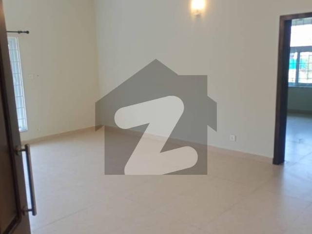 F 10 Renovated Upper Portion 3 Bedroom for Rent
