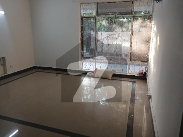 F 10 Size 555 Yard Full House 4 Beds Rent 410000 Real Pic F 10