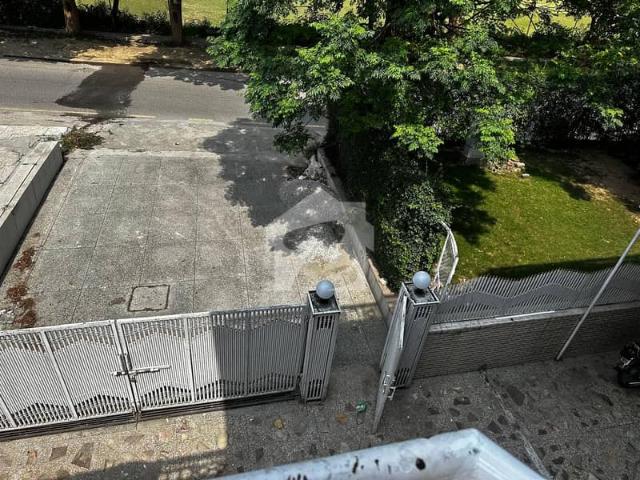 F 10 Triple Story House 9 Bedroom For Rent