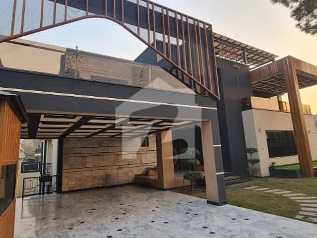 F 10: Ultra Luxury 1111 Yards, 10 Bed, Prestigious Residence, Designed For High Profile Families, Ample Parking For 6+ SUVS/VIGOES. Price 70 Crores