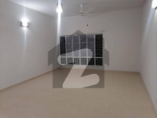 F 10 3 Beds Upper Portion Tiled Floor Separate Gate Big Terrace