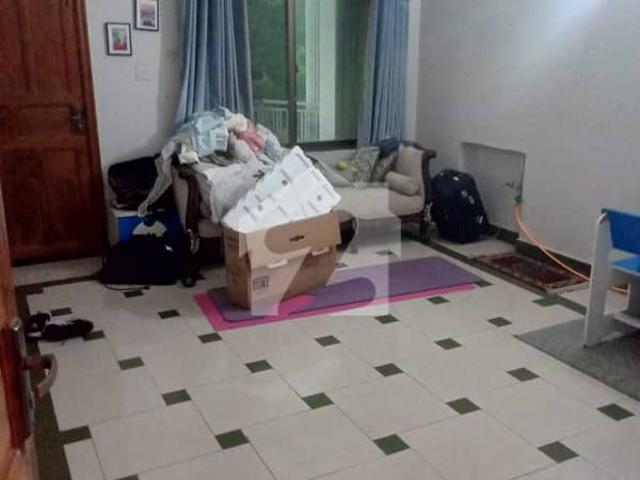 F 10 3 Storey House 6 Bedroom Attach Bath Tile Flooring 6 Car Parking
