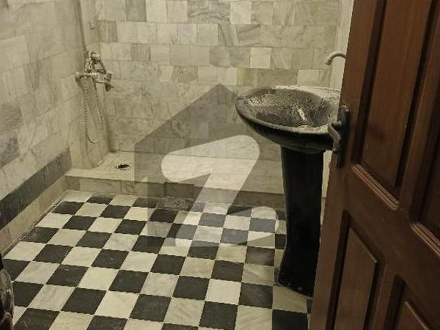 F 11/1 333 Yard 4 Bed Full House For Rent F 11