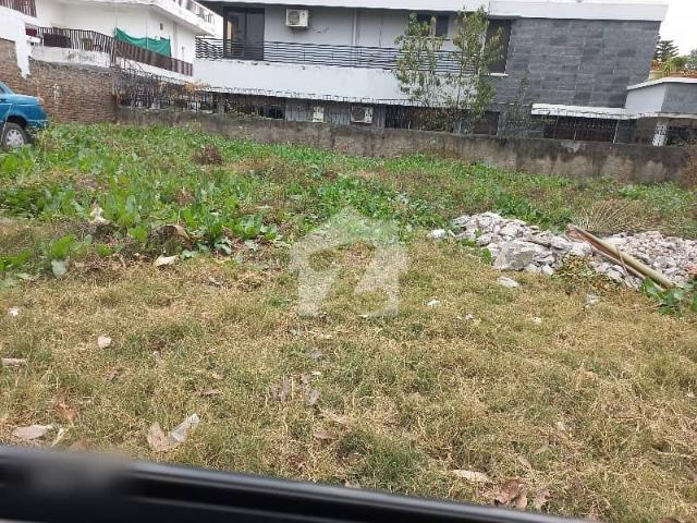 F 11/1 Corner Plot 50x90 At Prime Locations