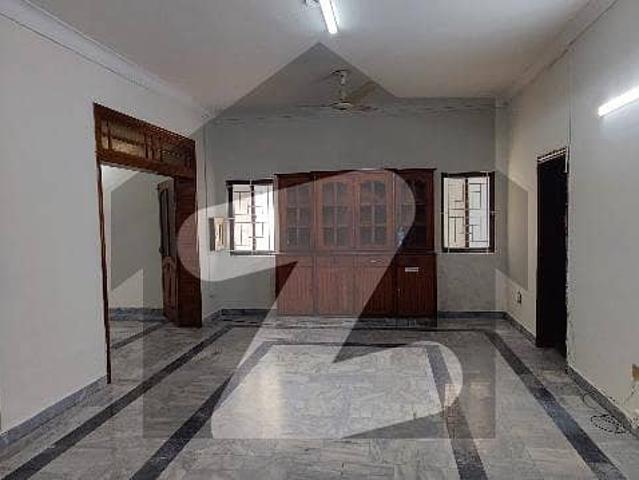 F 11/2 Upper Portion Available For Rent 2 Bedrooms