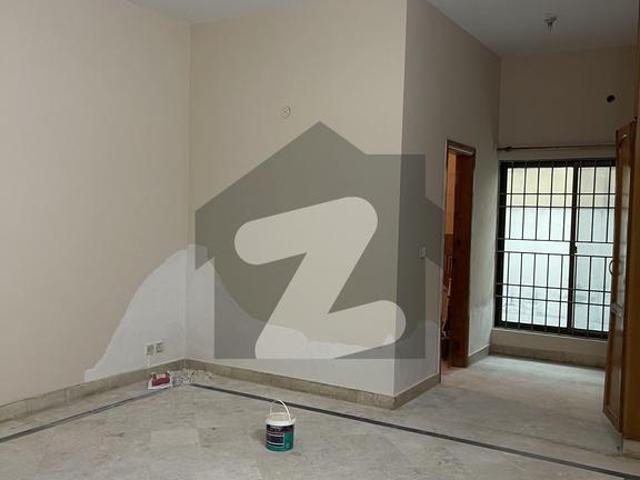 F 11 Beautiful Three Story House 6 Bedroom 2 Kitchen Marble Flooring Near Market Best Location Available For Rent F 11