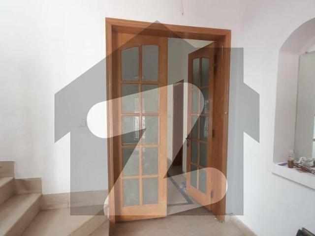 F 11 Beautiful Independent 6 Bedroom House for Rent F 11