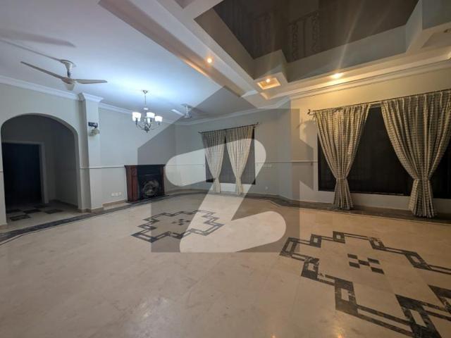 F 11 excellent 666 sqy house proper 5 bedrooms, 5 attached bathrooms marbled floor, all modern fittings f 11