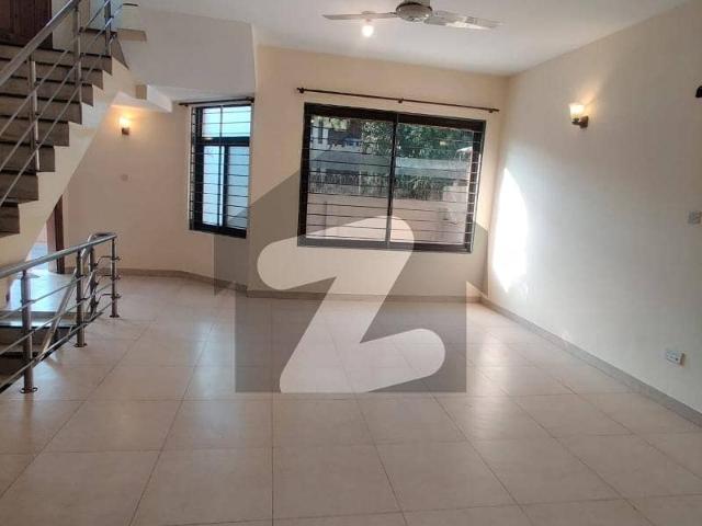 F 11 Full house for rent