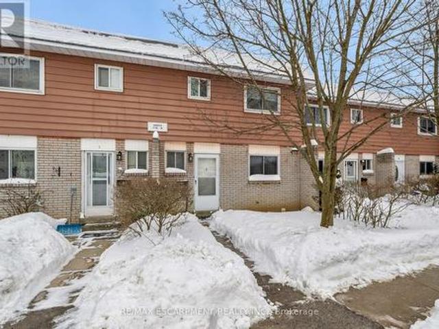 F 11 Huntsville Street, Hamilton, ON, L9A 4X1 townhouse for sale | Listing ID X11985 | Royal LePage