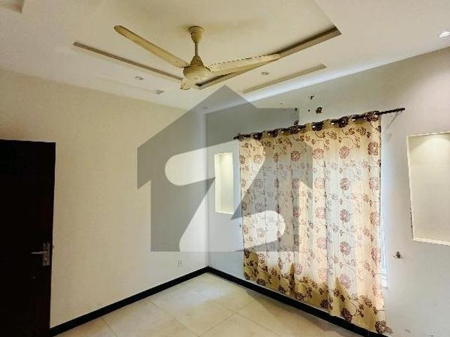 F 11 house 14 Marla having 5 bedrooms attached Washrooms DD TvL SQ Rent Demand 4 Lac F 11
