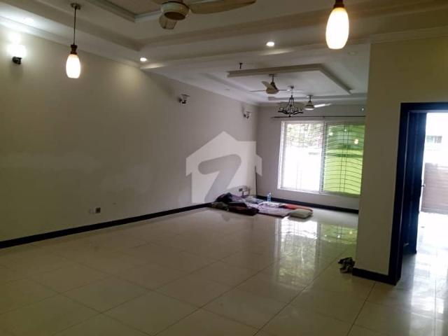F 11 10 Marla Beautiful House For Rent
