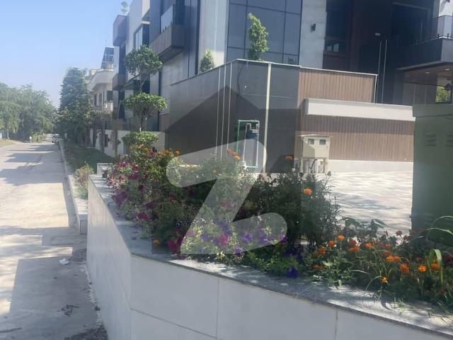 F 11 666 yards brand new 5 bed extra land