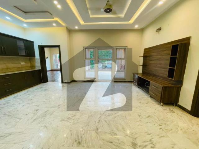 F 6 5 bedrooms newly renovated beautiful house with lawn f 6