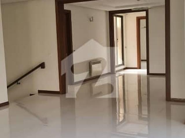 F 6 corner bungalows for sale prime location