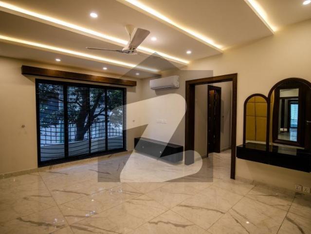 F 6 corner house for sale prime and pice location f 6/2