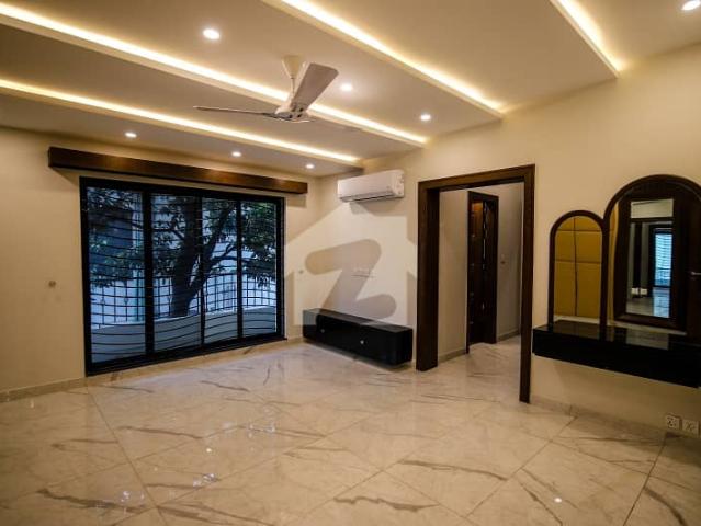 F 6 corner house for sale prime and pice location
