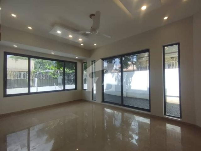 F 6, Ack Side House Duplex 4 Beds Each