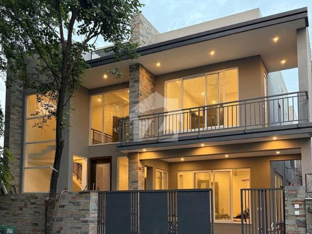 F 6 Brand New House Far Rent