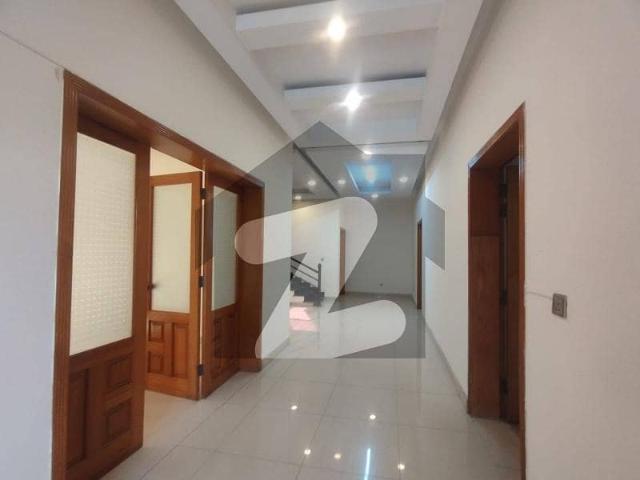 F 6 Front Back Duplex House 5 Bedrooms