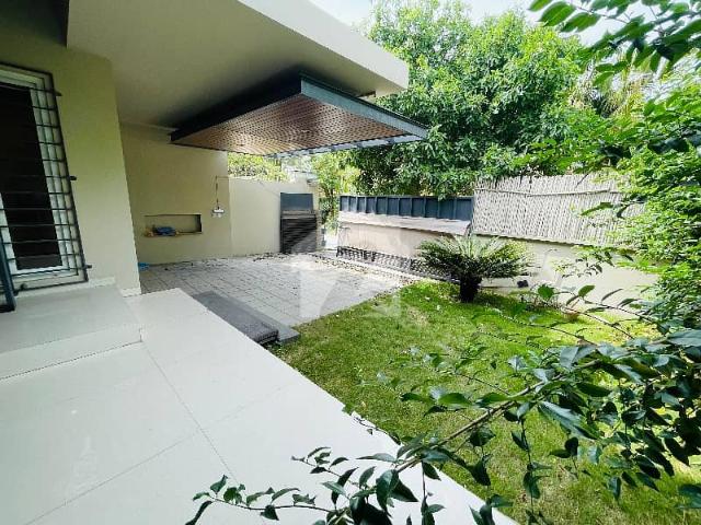 F 6 Independent Semi Furnished Ground Portion For Rent