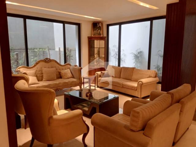 F 6 Luxury House Available For Rent