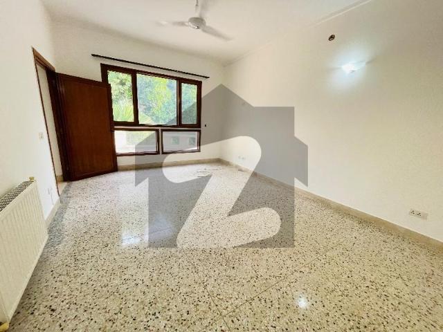 F 6 Spacious House With Front Back Lawn Available For Rent. F 6