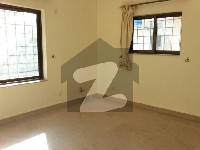 F 7 2 Islamabad Very Prime Location Beautiful Street F 7