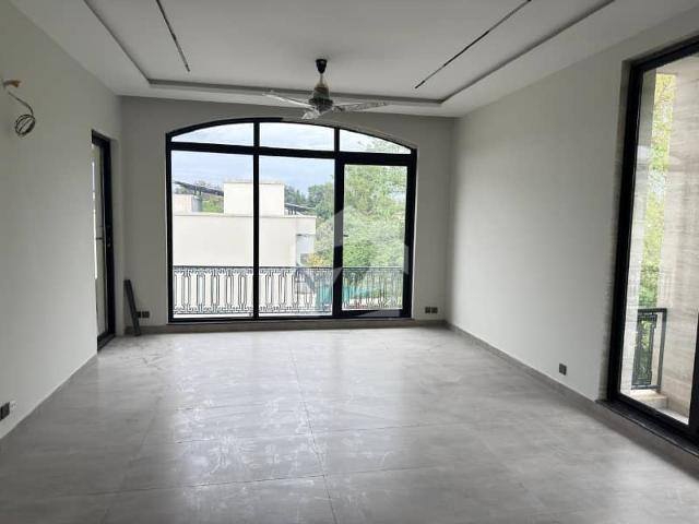 F 7/ 7bedroom Brand New House With Extra Land And Swimming Pool Available