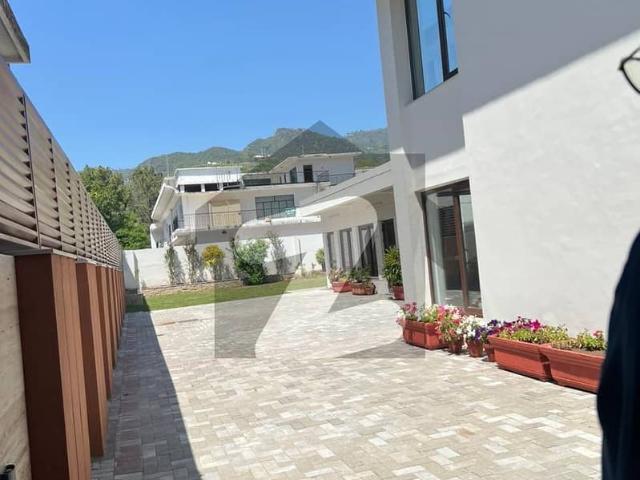 F 7/ Beautiful House for Rent 5 Bedrooms