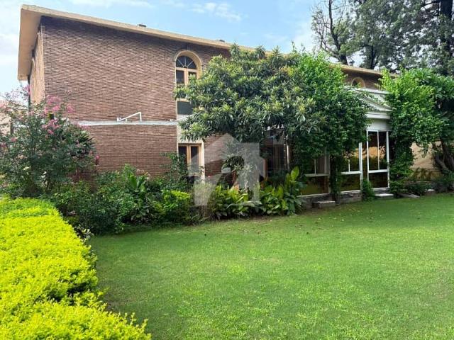 F 7 Beautiful Renovated House For Rent