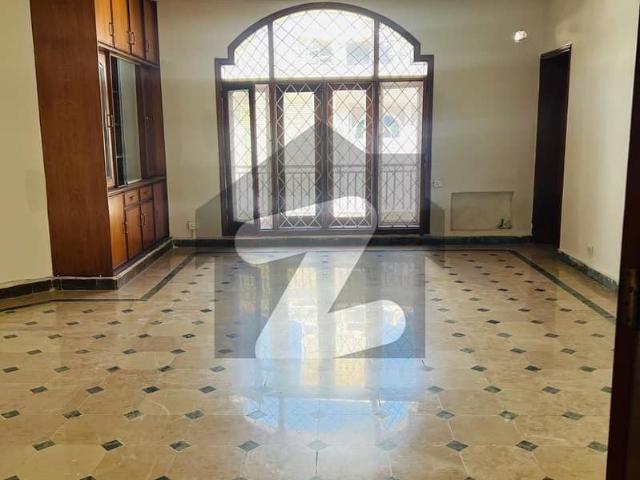 F 7 Beautiful Upper Portion for Rent