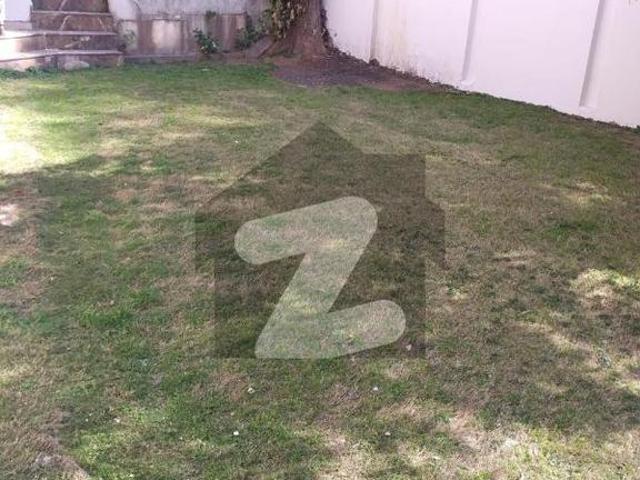 F 7 Demolishable House For Sale F 7