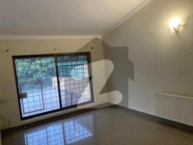 F 7 Fully independent House 4bedroom Available For Rent F 7