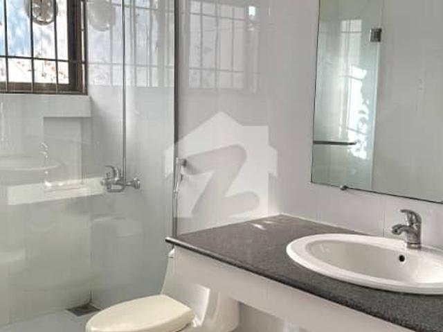 F 7 house for rent excellent 1 kanal house proper and modern fittings, tiled flooring 4 bedrooms, 4 attached bathrooms
