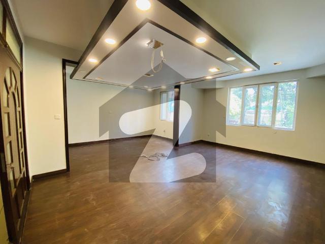 F 7 House for Rent F 7