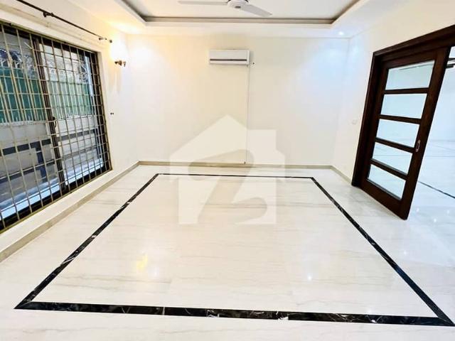F 7 House For Sale 50 By 90 Corner