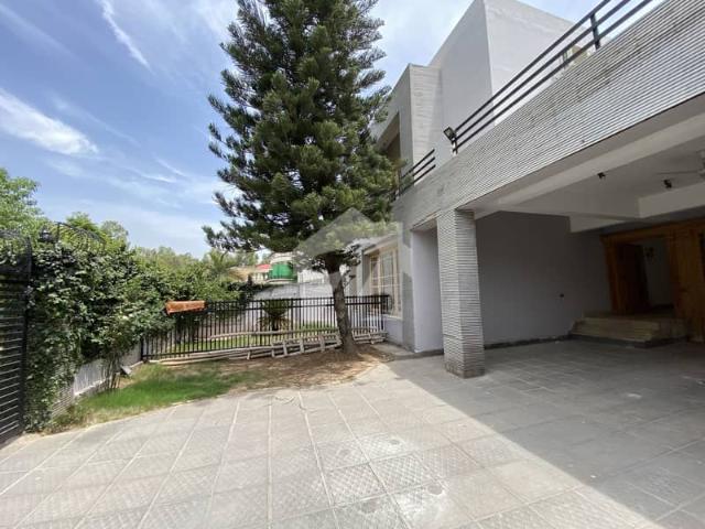 F 7 House For Sale! Size 500 Sq Yard! 50 By 90! CDA Transfer