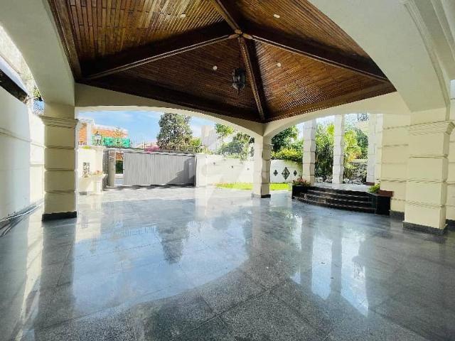 F 7 Spacious House Available For Rent