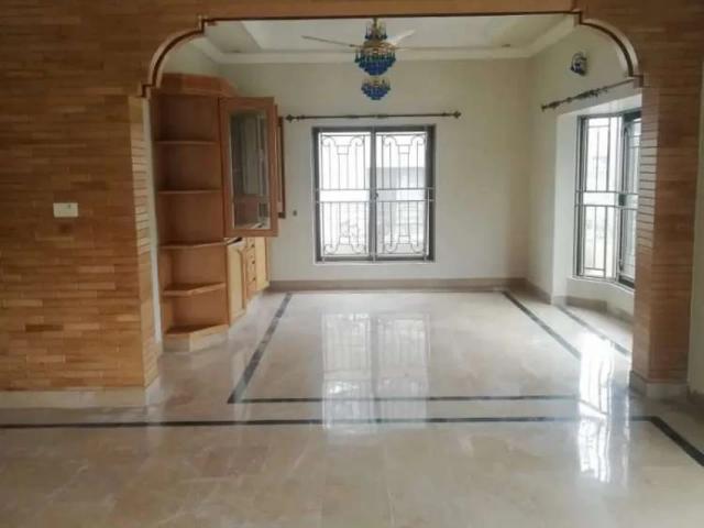 F 7 Real pics 500 sq. Yards full house 5 bed dd wide street near markaz Islamabad F 7 ID 08105