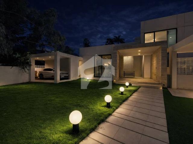 F 7 Triple Story Luxury House