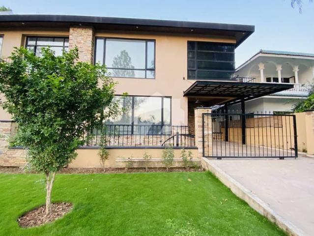 F 8/2 modren design house for rent