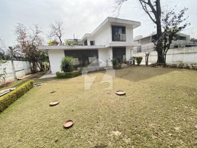 F 8/3 House For Sale