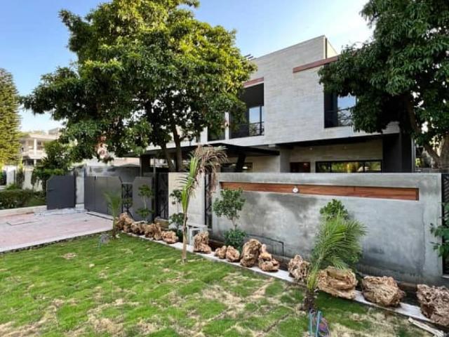 F 8,500Sqyd Modern Luxury House Is Available For Sale On Most prime. Islamabad F 8 ID 80624