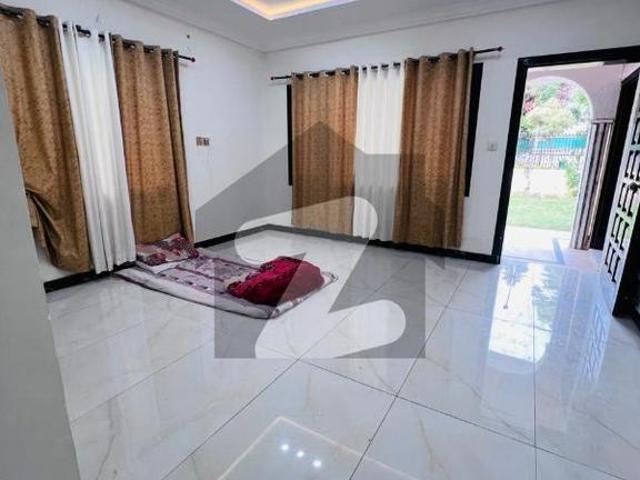F 8 house available for rent F 8