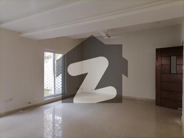 F 8 House Sized 622 Square Yards Is Available F 8