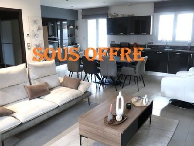 FAMECK, MAISON INDIVIDUELLE DE PLAIN PIED AVEC 3 CHAMBRES, ADAPTEE A TOUS, AUCUN TRAVAUX, UN GARAGE, UN JARDIN SANS VIS A VIS, UNE GRANDE TERRASSE AVEC SA PERGOLA