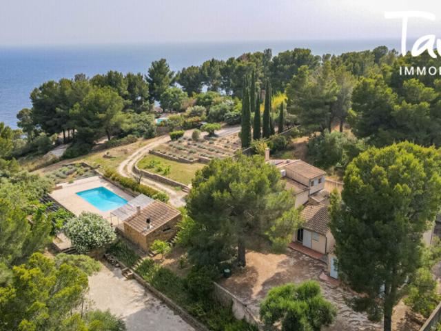 Familiale vue mer et accès criques 83270 SAINT CYR MER