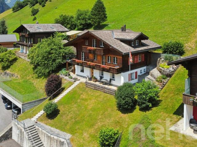 Familiäres Wohnen mit Einliegerwohnung und Bergpanorama