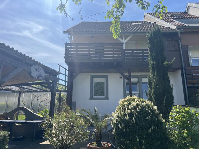 FAMILIEN TRAUMHAUS EIGENHEIM FÜR GARTENLIEBHABER MIT BLÜHENDER GRÜNER OASE, TERRASSE & BALKON